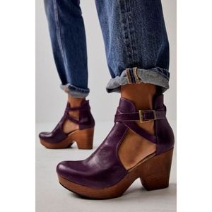 Free People Cedar Clog Goji Berry Leather SZ 7